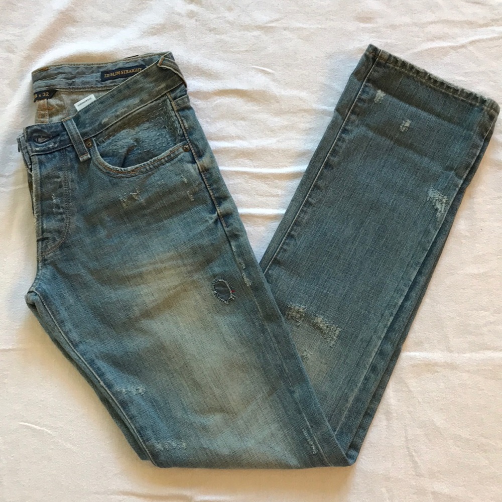 NWOT. 221 Slim Straight